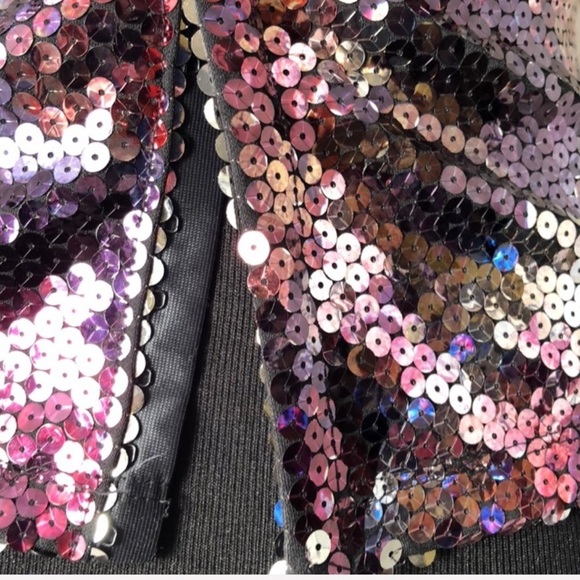 Express Y2K sequin crop top with hidden bralette and hook and eye back closure. - Picture 7 of 12